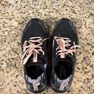 Womens brooks levitates